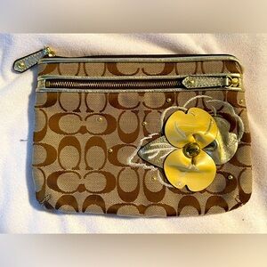Rare Coach Jacquard Clutch W Kissing C Pattern And Leather Flower Enhancement